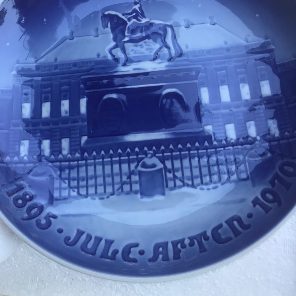 Lot of collectible plates